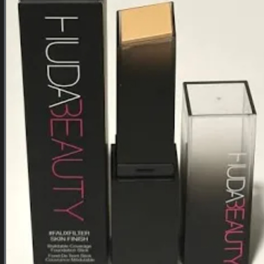 HUDA BEAUTY Foundation Cashew 140g NIB